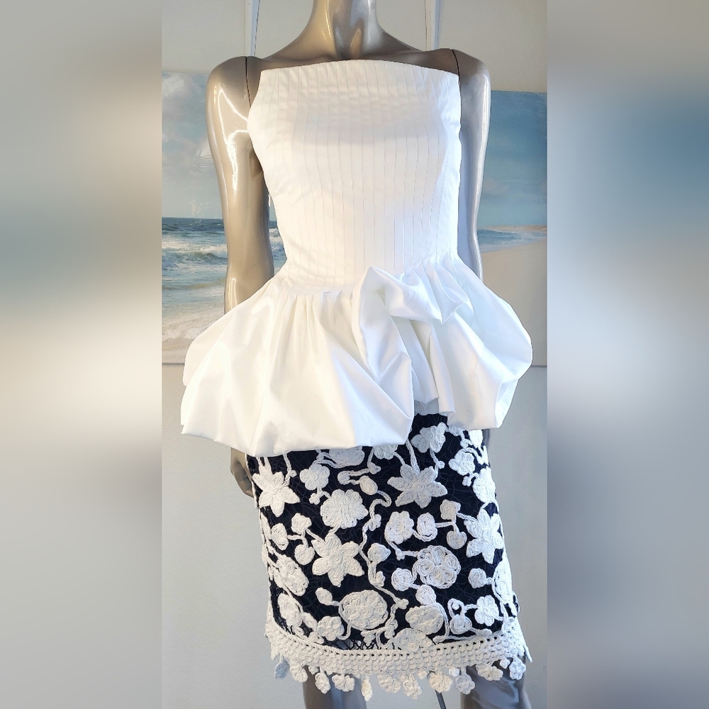$3,400 NEW OSCAR DE LA RENTA WHITE PEPLUM CORSET TOP US M